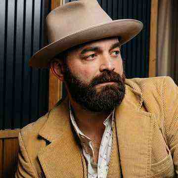 Drew Holcomb